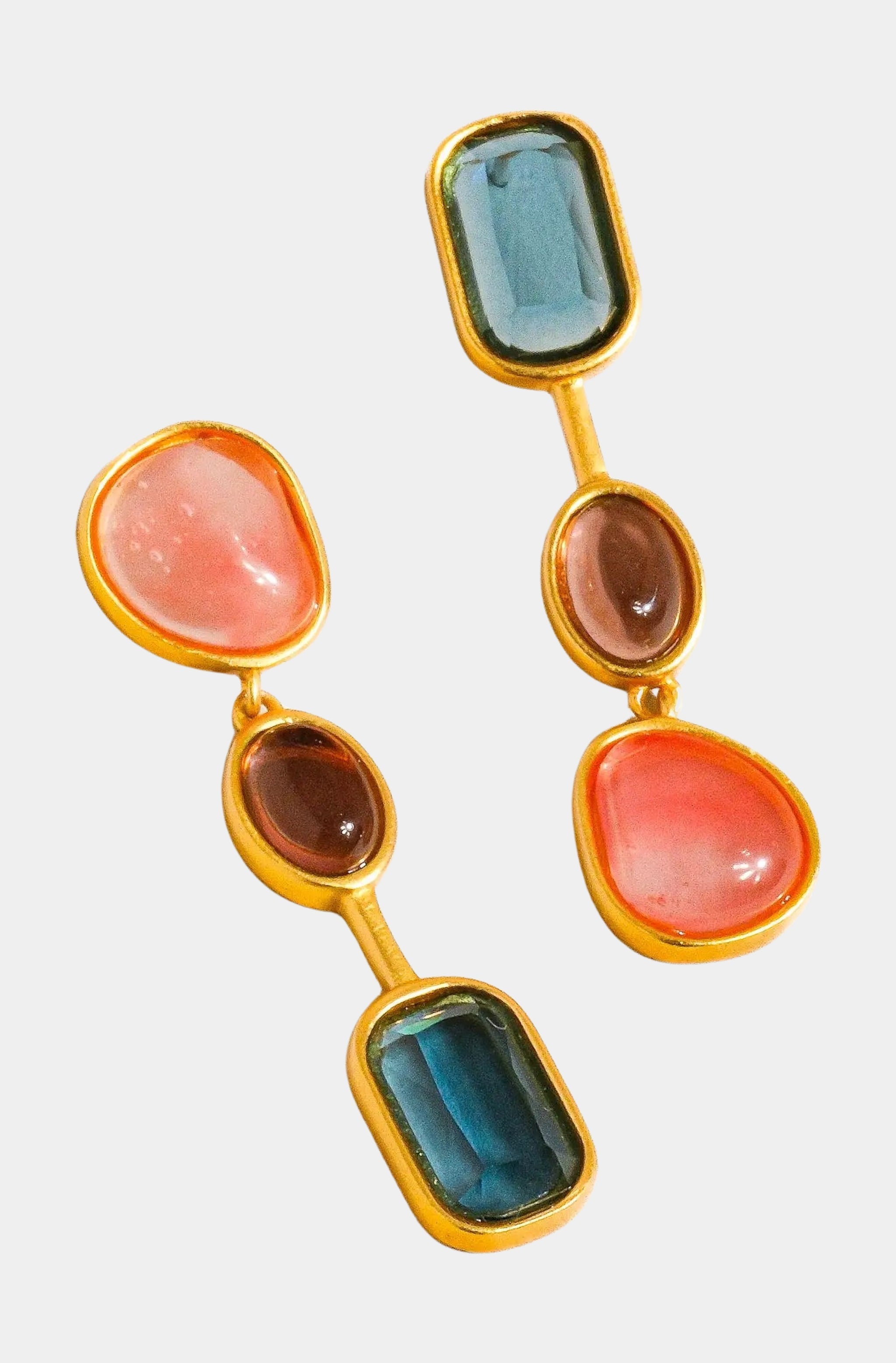 Hemline Fav Delia Vintage Mismatch Drop Earring