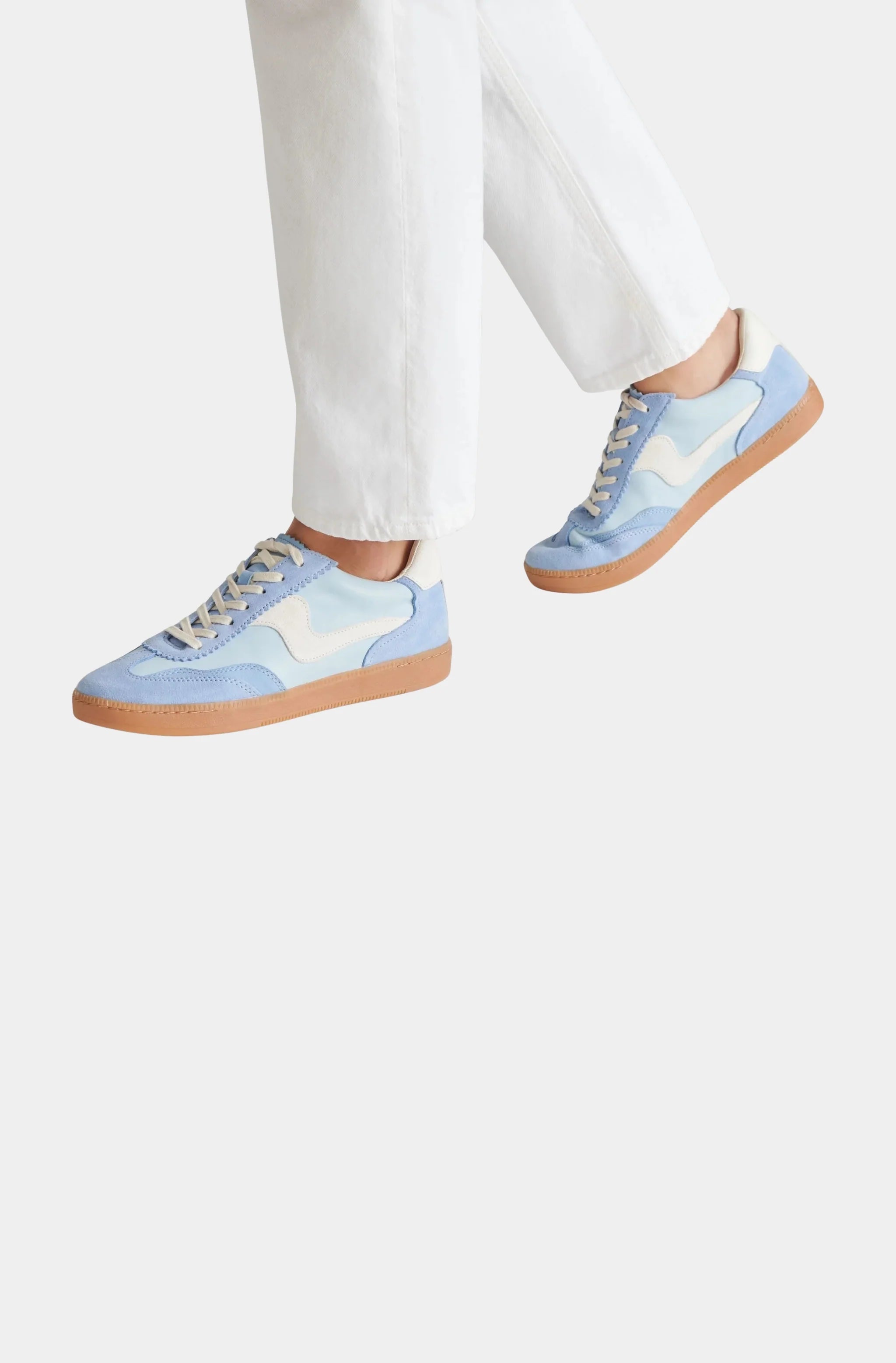 Notice Sneakers
