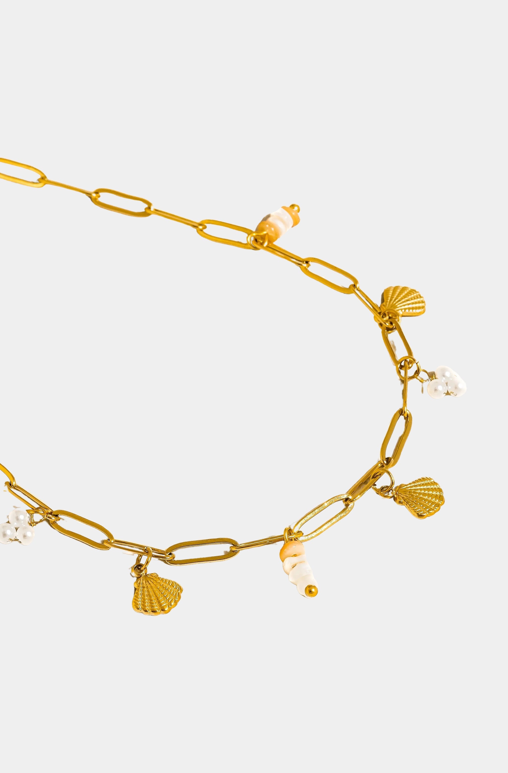 Hemline Fav June Seashells Charm Necklace