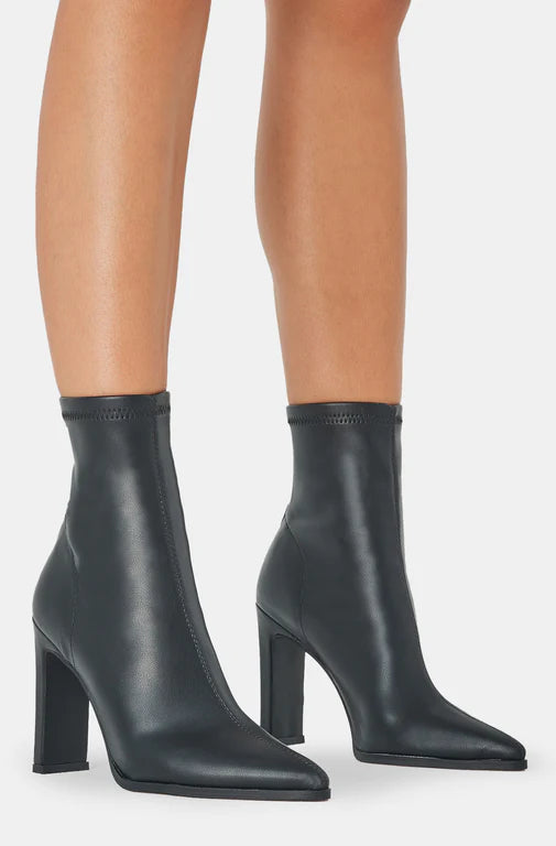 Janelle Boot